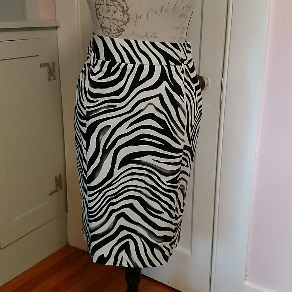 Josephine Chaus petite zebra print skirt Sz 8P